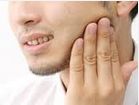 口内炎とは。できる場所、症状、原因、治療法の薬、塩、ビタミンとの関係。治らない口内炎はどの病院に行けばよいのか？